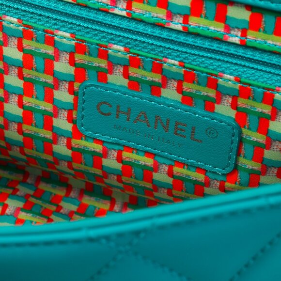 Chanel Teal Paris-Seoul Medium Lambskin Coco Rain Flap Bag - Picture 15 of 16